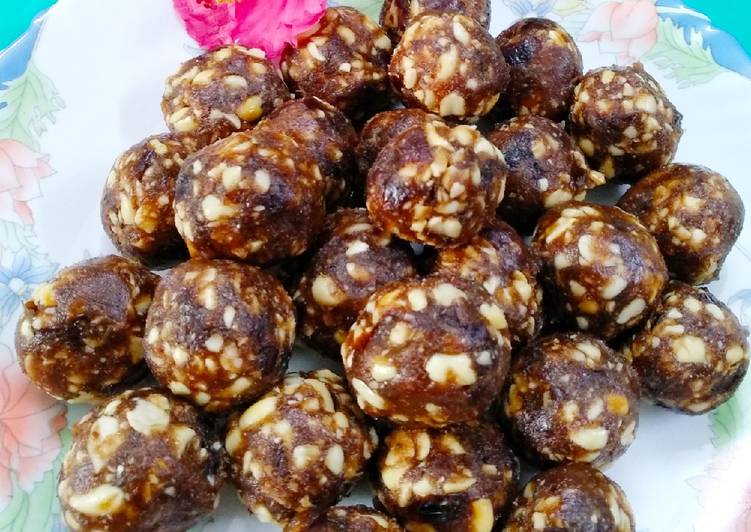 peanuts and dates energy spheres